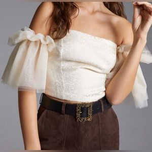 ANTHROPOLOGIE - NWT Crème Off Shoulder Top (Size M)